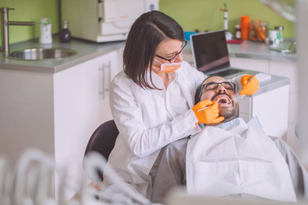 Best Weekend Emergency Dentist in Hooks, TX
